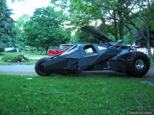 蝙蝠侠迷自己动手DIY 打造超级蝙蝠车 